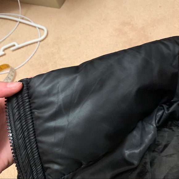 BLACK PUFFER COAT SHORT - Picture 9 of 14